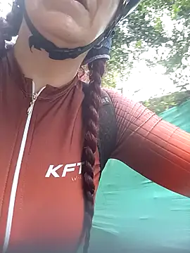 Snapshot of LAPOTRA_04 chatting on 11-23-25, 12:05 LAPOTRA 04 online show from 11-23-25, 12:05