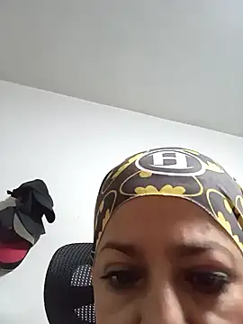 Snapshot of LAPOTRA_04 chatting on 11-24-25, 02:17 LAPOTRA 04 online show from 11-24-25, 02:17