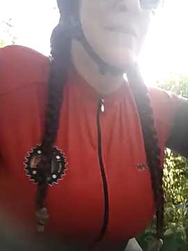 Snapshot of LAPOTRA_04 chatting on 12-14-25, 12:10 LAPOTRA 04 online show from 12-14-25, 12:10