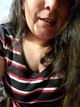 Clara Arg online show from 10-31-25, 12:17