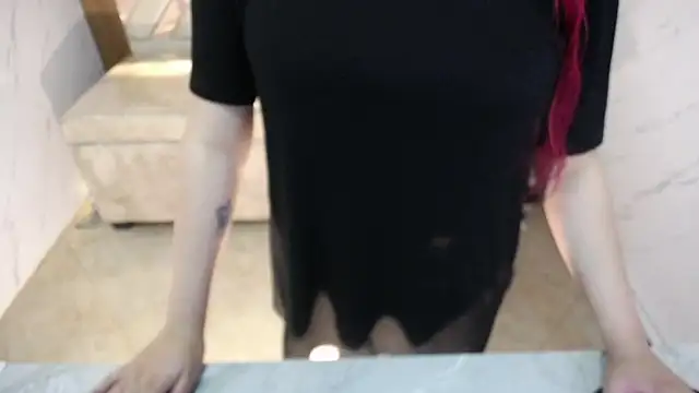 Snapshot of Little_cherry_b chatting on 11-28-25, 07:49 Little cherry b online show from 11-28-25, 07:49