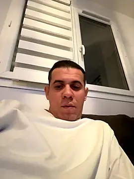 Snapshot of Xx_rvs_xX chatting on 10-24-25, 10:28 Xx rvs xX online show from 10-24-25, 10:28