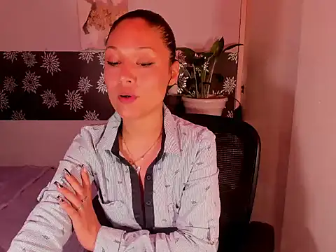 SamaradelaRoux online show from 11-30-25, 03:21