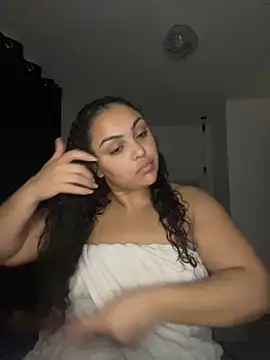 Snapshot of CaramelCarmenxox chatting on 12-04-25, 10:18 CaramelCarmenxox online show from 12-04-25, 10:18