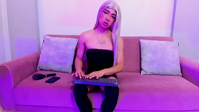 whisper nova online show from 11-10-25, 09:03