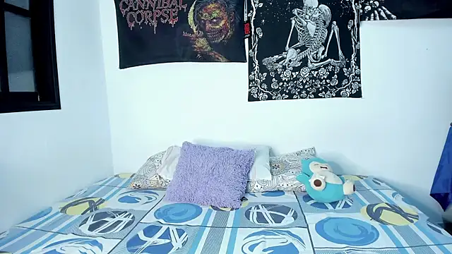 Snapshot of DagmarMoon chatting on 12-13-25, 10:48 DagmarMoon online show from 12-13-25, 10:48