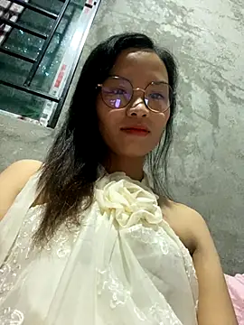 Snapshot of Yunzang chatting on 10-30-25, 12:56 Yunzang online show from 10-30-25, 12:56