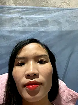 Snapshot of Yunzang chatting on 11-04-25, 12:21 Yunzang online show from 11-04-25, 12:21