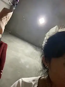 Snapshot of Yunzang chatting on 11-13-25, 08:46 Yunzang online show from 11-13-25, 08:46