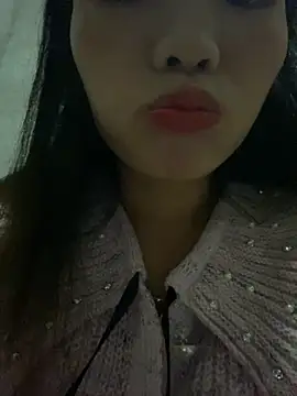 Snapshot of Yunzang chatting on 11-27-25, 12:46 Yunzang online show from 11-27-25, 12:46