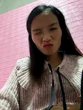 Snapshot of Yunzang chatting on 12-16-25, 01:21 Yunzang online show from 12-16-25, 01:21