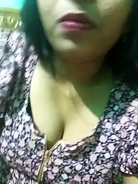 Snapshot of Chadni19 chatting on 12-17-25, 11:38 Chadni19 online show from 12-17-25, 11:38