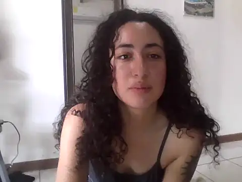 Snapshot of eleganceafterdark chatting on 10-26-25, 02:01 eleganceafterdark online show from 10-26-25, 02:01