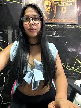 SaraChatChaud online show from 10-25-25, 10:37