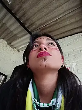 Snapshot of YeseniaRodriguez3 chatting on 10-31-25, 05:47 YeseniaRodriguez3 online show from 10-31-25, 05:47