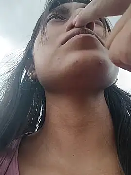 Snapshot of YeseniaRodriguez3 chatting on 11-25-25, 05:35 YeseniaRodriguez3 online show from 11-25-25, 05:35