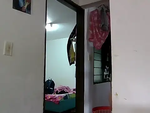 YeseniaRodriguez3 online show from 02-03-26, 04:23