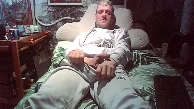 Snapshot of BOURBON77 chatting on 11-20-25, 07:30 BOURBON77 online show from 11-20-25, 07:30