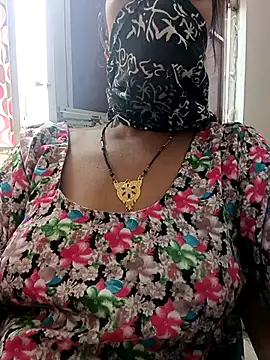 Janvi kapor online show from 10-28-25, 08:07