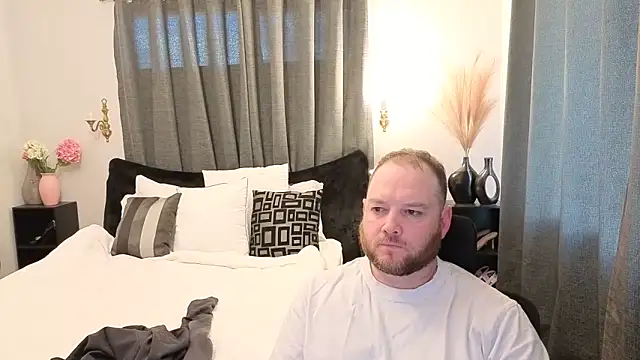 Snapshot of john_clarisa chatting on 10-28-25, 04:38 john clarisa online show from 10-28-25, 04:38