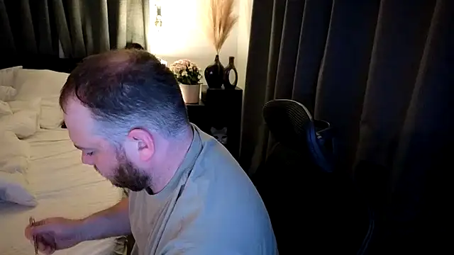 Snapshot of john_clarisa chatting on 10-31-25, 07:53 john clarisa online show from 10-31-25, 07:53