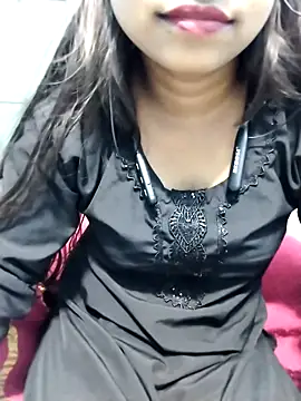 Snapshot of cute_mahi07 chatting on 10-26-25, 04:57 cute mahi07 online show from 10-26-25, 04:57