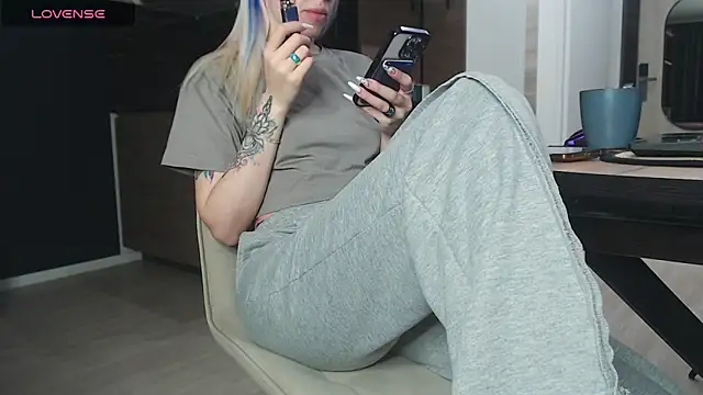 YanaMm online show from 11-08-25, 08:36