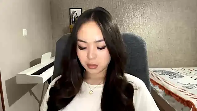 Snapshot of SupremeDividend chatting on 10-31-25, 02:40 SupremeDividend online show from 10-31-25, 02:40