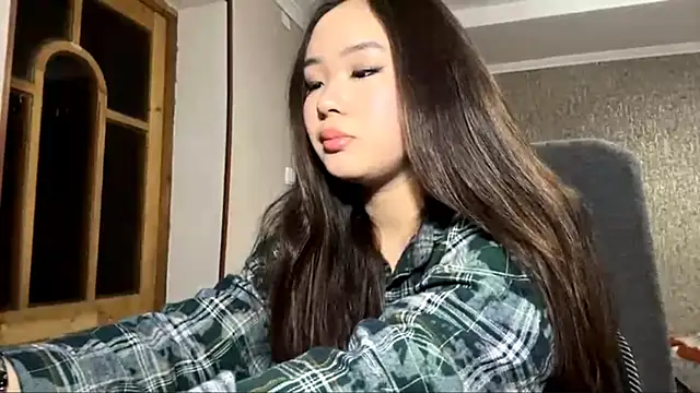 Snapshot of SupremeDividend chatting on 11-05-25, 02:50 SupremeDividend online show from 11-05-25, 02:50