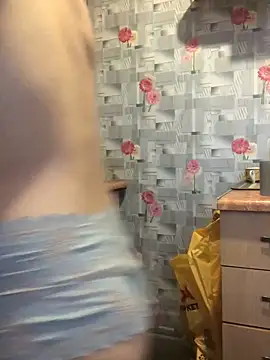 AnitaTenchi1 online show from 12-18-25, 06:19