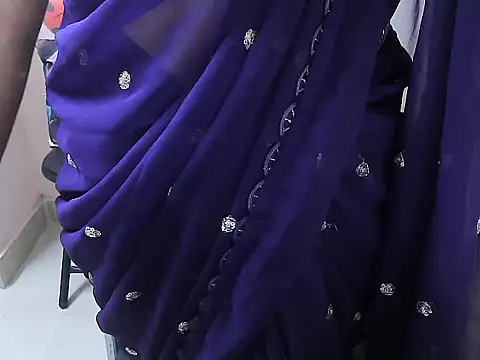 Snapshot of lo_e_shreya chatting on 11-02-25, 04:48 lo e shreya online show from 11-02-25, 04:48