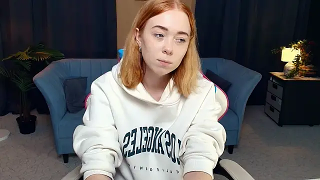 Snapshot of AddieOsler chatting on 11-16-25, 08:36 AddieOsler online show from 11-16-25, 08:36