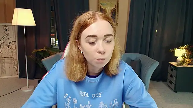 Snapshot of AddieOsler chatting on 11-21-25, 07:45 AddieOsler online show from 11-21-25, 07:45