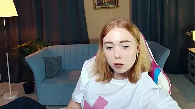 Snapshot of AddieOsler chatting on 11-28-25, 09:06 AddieOsler online show from 11-28-25, 09:06