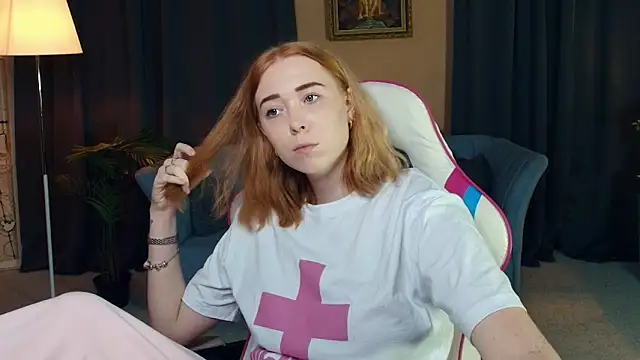 Snapshot of AddieOsler chatting on 11-29-25, 07:50 AddieOsler online show from 11-29-25, 07:50