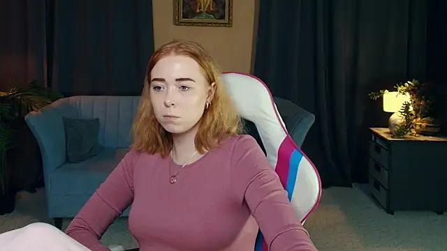 Snapshot of AddieOsler chatting on 11-30-25, 08:24 AddieOsler online show from 11-30-25, 08:24