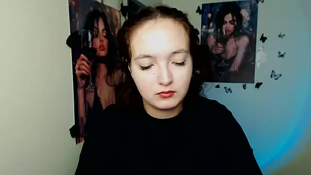 Snapshot of MissAriaa chatting on 11-17-25, 07:14 MissAriaa online show from 11-17-25, 07:14