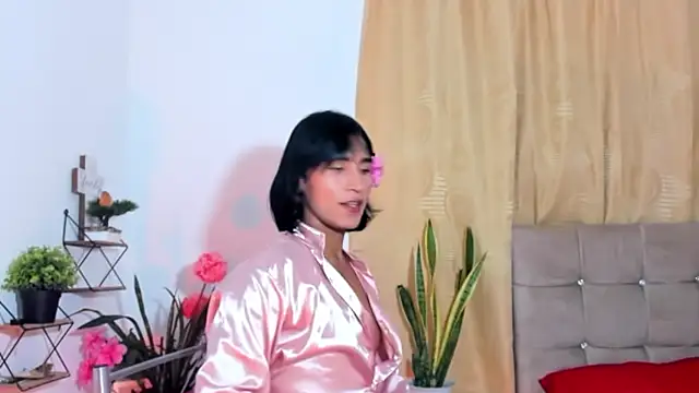 Snapshot of nahomi28_ chatting on 11-05-25, 05:35 nahomi28 online show from 11-05-25, 05:35