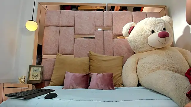 naomy sexy  online show from 11-21-25, 12:15