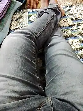 Snapshot of cherryd chatting on 10-26-25, 11:27 cherryd online show from 10-26-25, 11:27