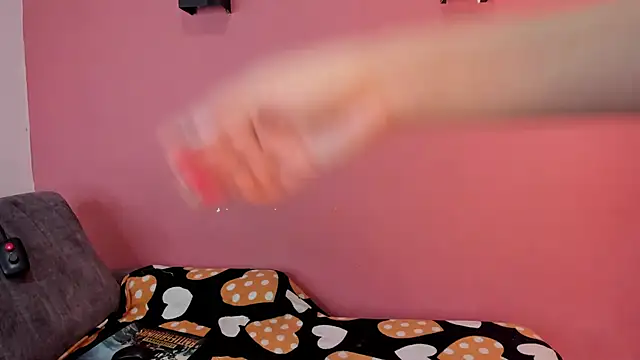 Snapshot of NhoanBrunette chatting on 12-20-25, 01:07 NhoanBrunette online show from 12-20-25, 01:07