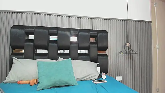 Snapshot of NhoanBrunette chatting on 01-17-26, 02:00 NhoanBrunette online show from 01-17-26, 02:00