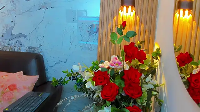 Snapshot of Nayla_Monroee chatting on 11-18-25, 08:02 Nayla Monroee online show from 11-18-25, 08:02