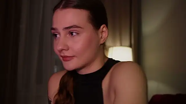 Snapshot of blooomis chatting on 11-05-25, 03:56 blooomis online show from 11-05-25, 03:56