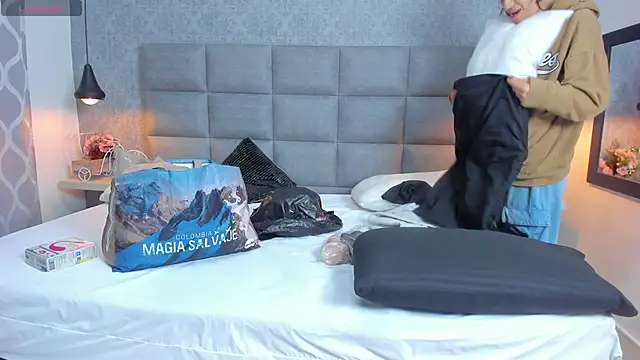 Luna Bella3 online show from 11-30-25, 10:30