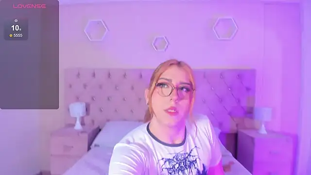 Snapshot of JanneBlossom_ chatting on 11-12-25, 09:03 JanneBlossom online show from 11-12-25, 09:03