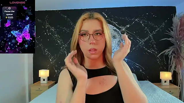 Snapshot of JanneBlossom_ chatting on 12-13-25, 09:42 JanneBlossom online show from 12-13-25, 09:42