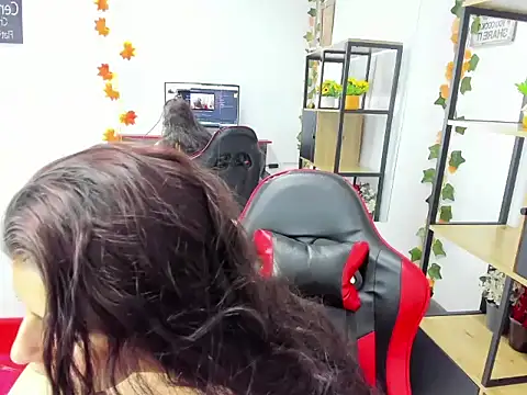 Snapshot of Allana_Collins_ chatting on 10-28-25, 01:36 Allana Collins  online show from 10-28-25, 01:36