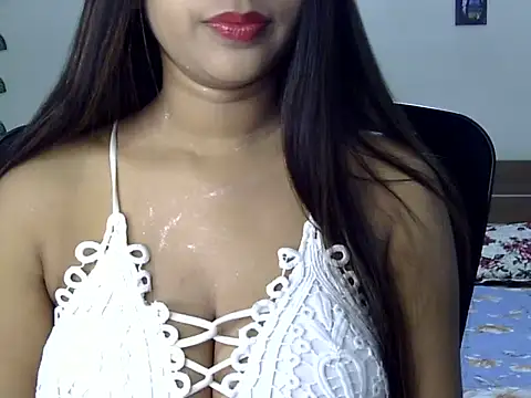 Snapshot of JOOOYY_ chatting on 11-04-25, 04:06 JOOOYY online show from 11-04-25, 04:06