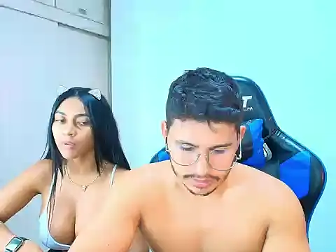 Snapshot of sophia_and_alex chatting on 10-30-25, 09:04 sophia and alex online show from 10-30-25, 09:04